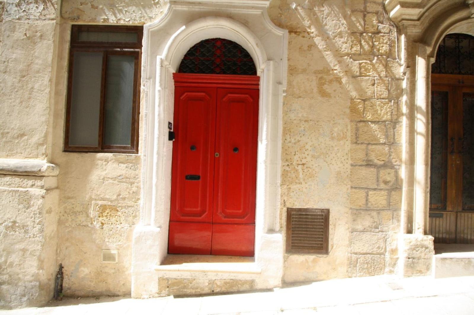 Old Refurbished Apartment In Bormla Cospicua Esterno foto